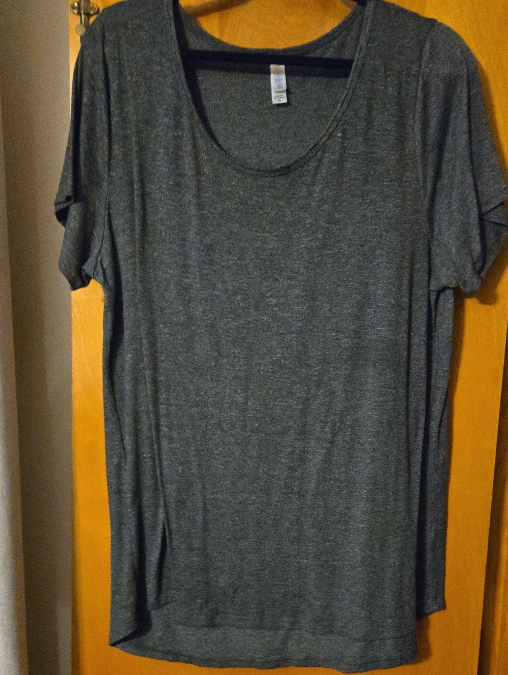 LuLaRoe Short Sleeve Scoop Neck Tee in Charcoal